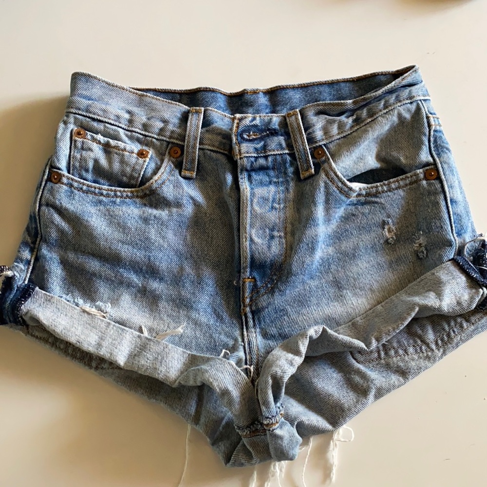 High Waisted LEVI Jean shorts